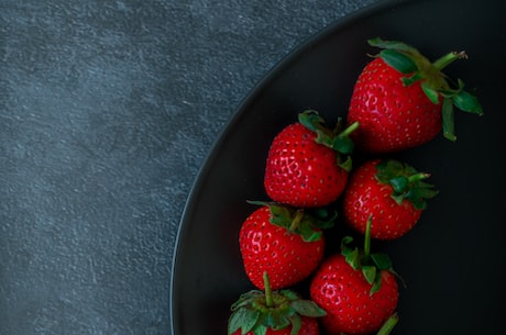 草莓怎么洗(草莓怎么洗？这些方法让你吃的更放心！)